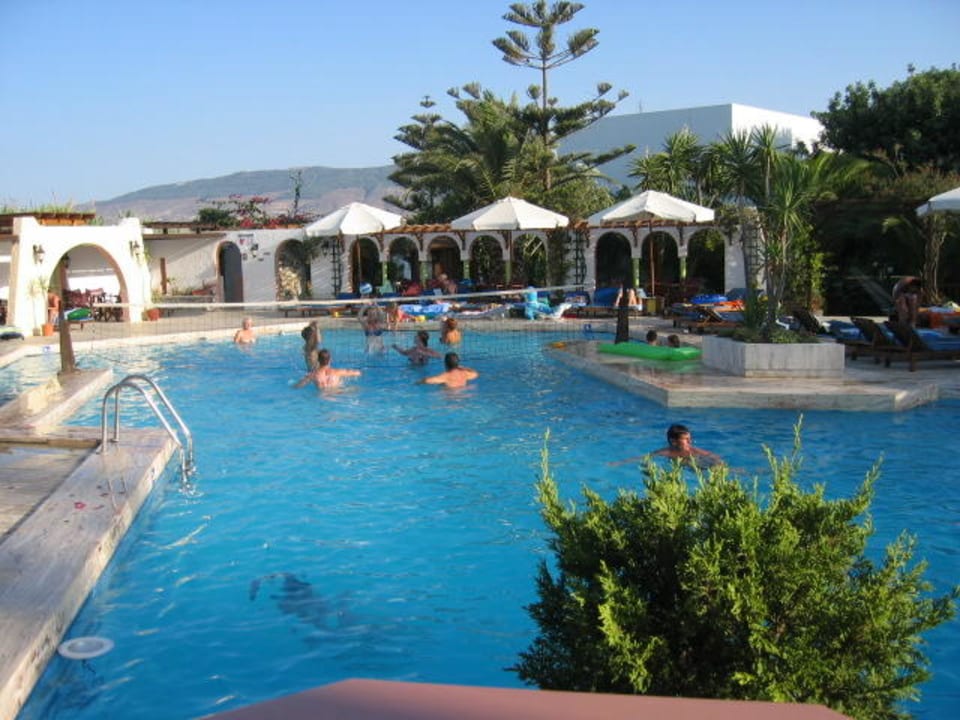 Pool Gaia Garden Hotel