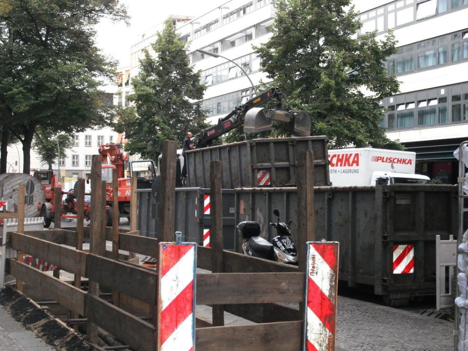 Baustelle vorm Hotel Berlin Plaza Hotel