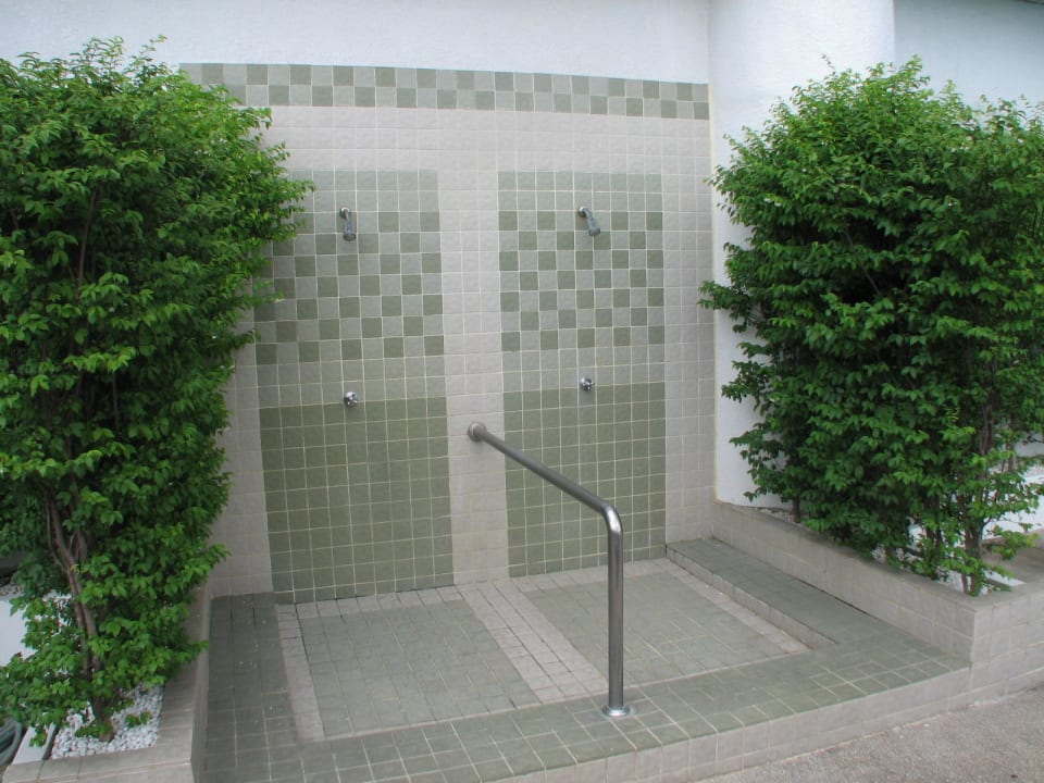 Dusche von Pool Hotel The Montien Riverside
