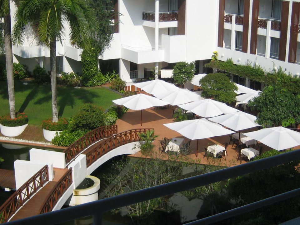 Restaurant aus der Vogelperspektive Hotel Lanka Princess Ayurveda