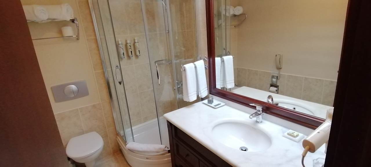 Zimmer Renaissance Istanbul Polat Bosphorus Hotel