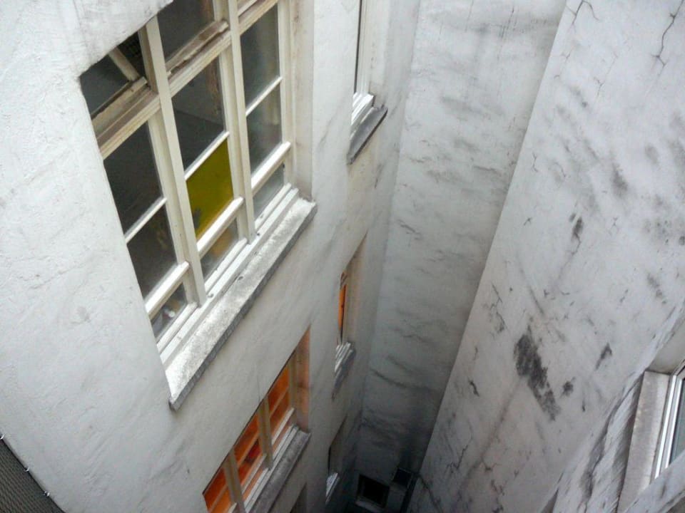 Innenhofschacht Hotel Lumen am Hauptbahnhof