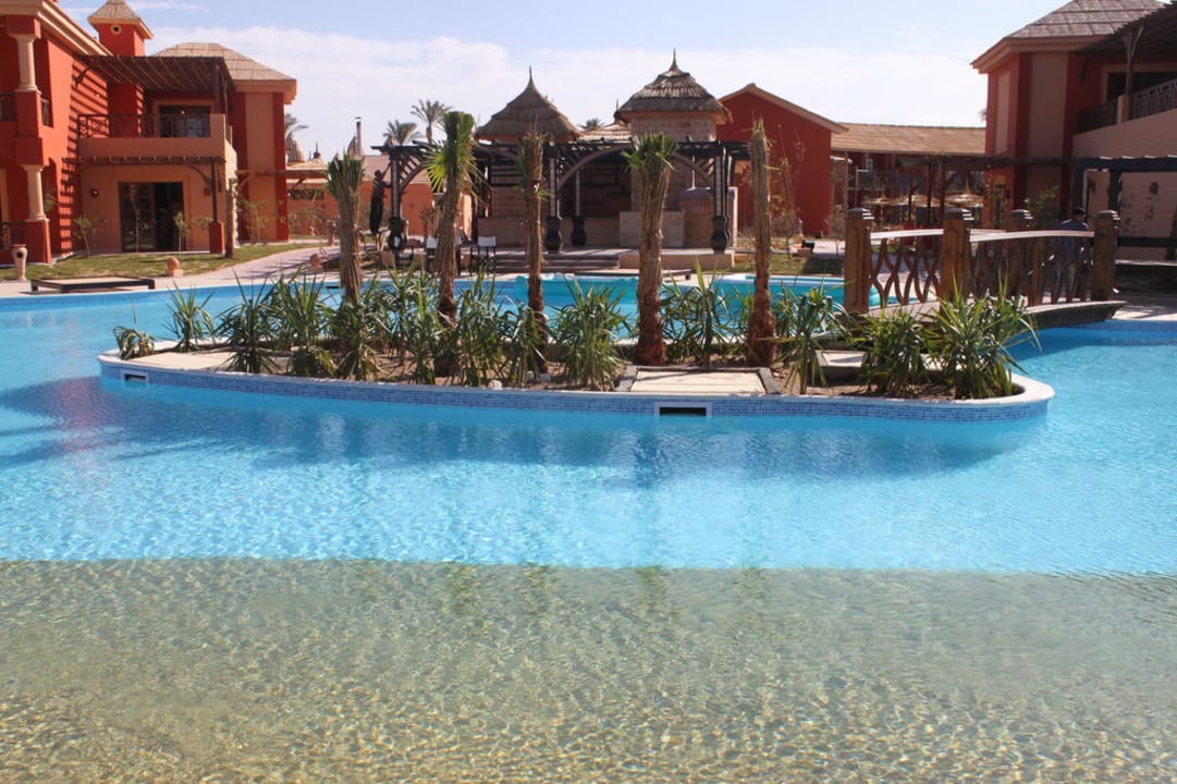 Der nagelneue Pool im 400er Block Pickalbatros Alf Leila Wa Leila Resort - Neverland Hurghada