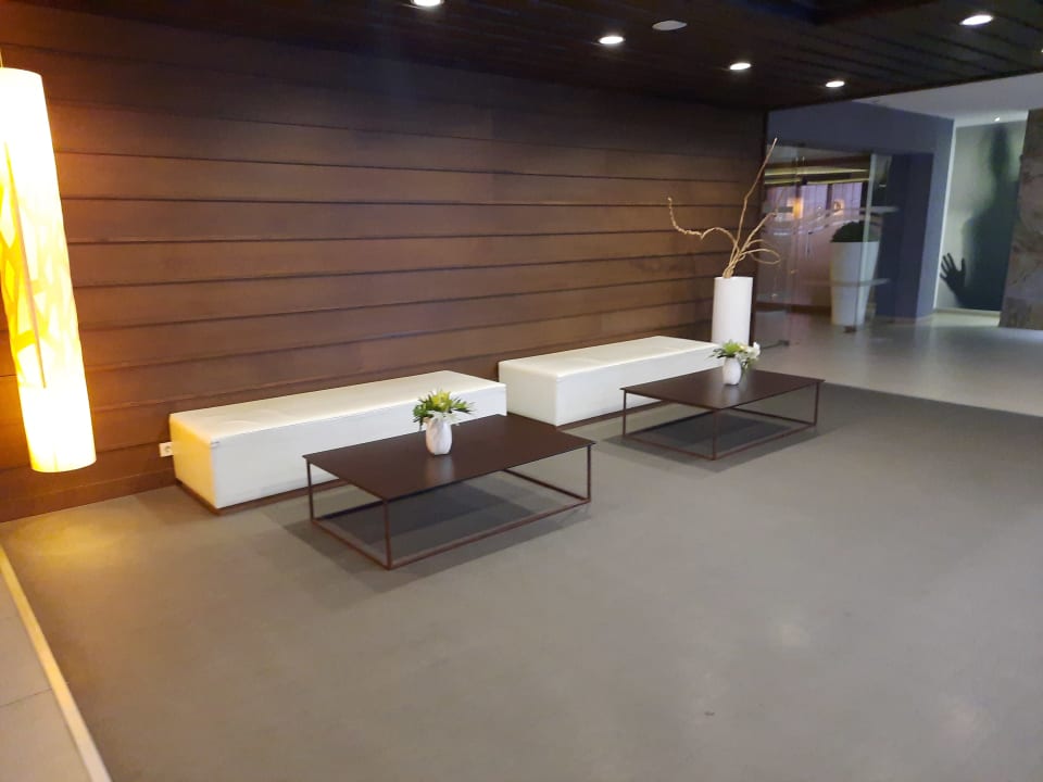 Lobby BG Hotel Caballero