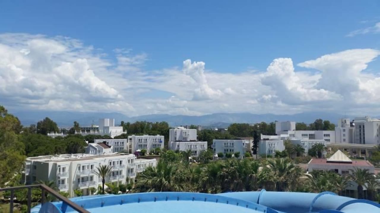 Hotelanlage Blick von der Wasserrutsche Monachus Family Resort Sorgun