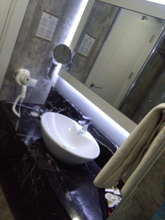 Zimmer Saturn Palace Resort Hotel