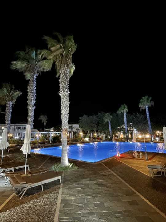 Pool Neptune Luxury Resort
