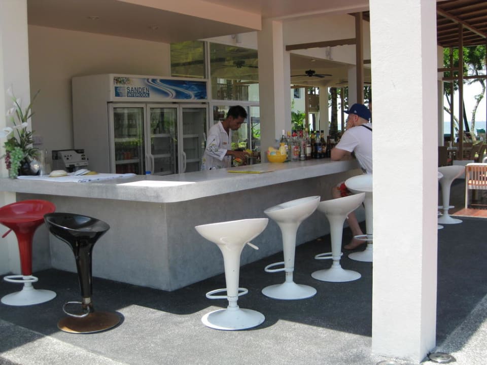 Neue Poolbar The Briza Beach Resort Khaolak