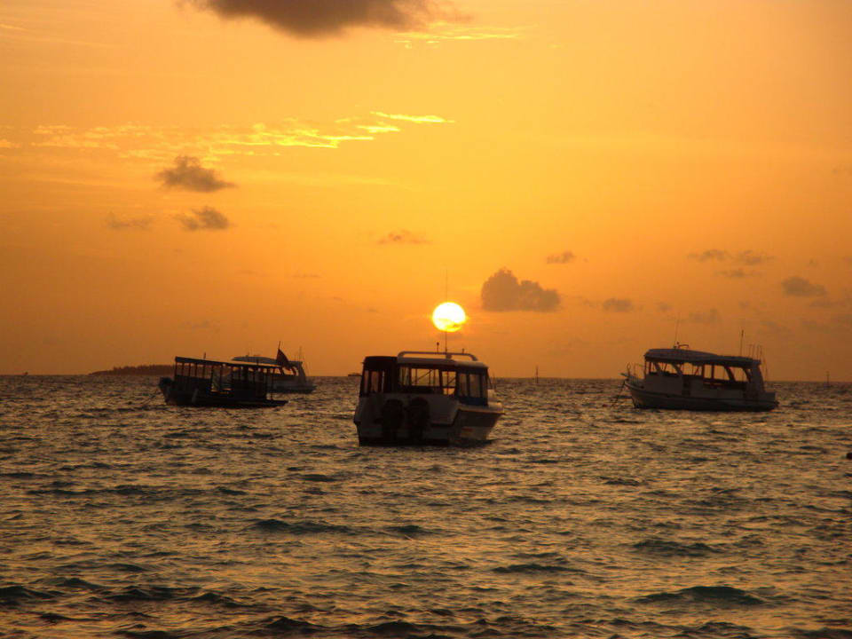 Sonnenuntergang Meeru Maldives Resort Island