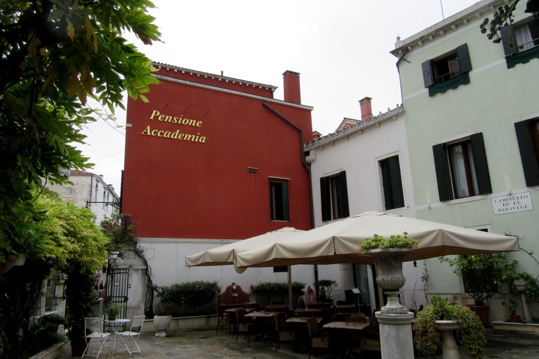 Außenansicht Pensione Accademia - Villa Maravege