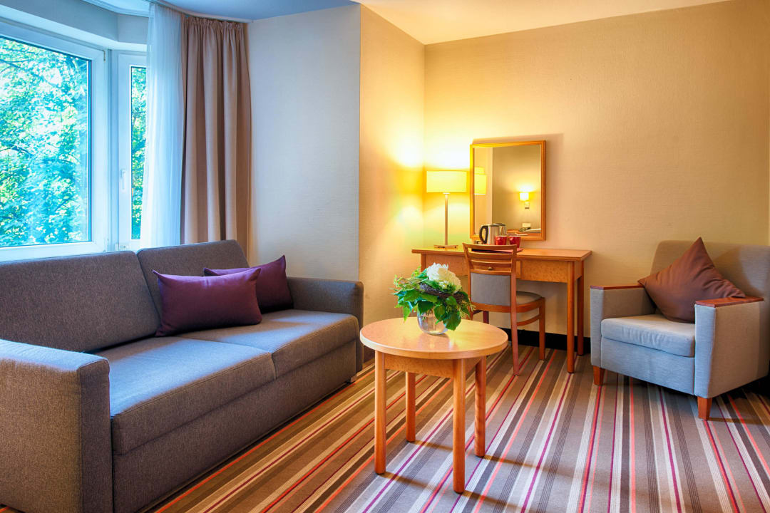 Comfort Triple/Family Room Leonardo Hotel Hamburg Airport