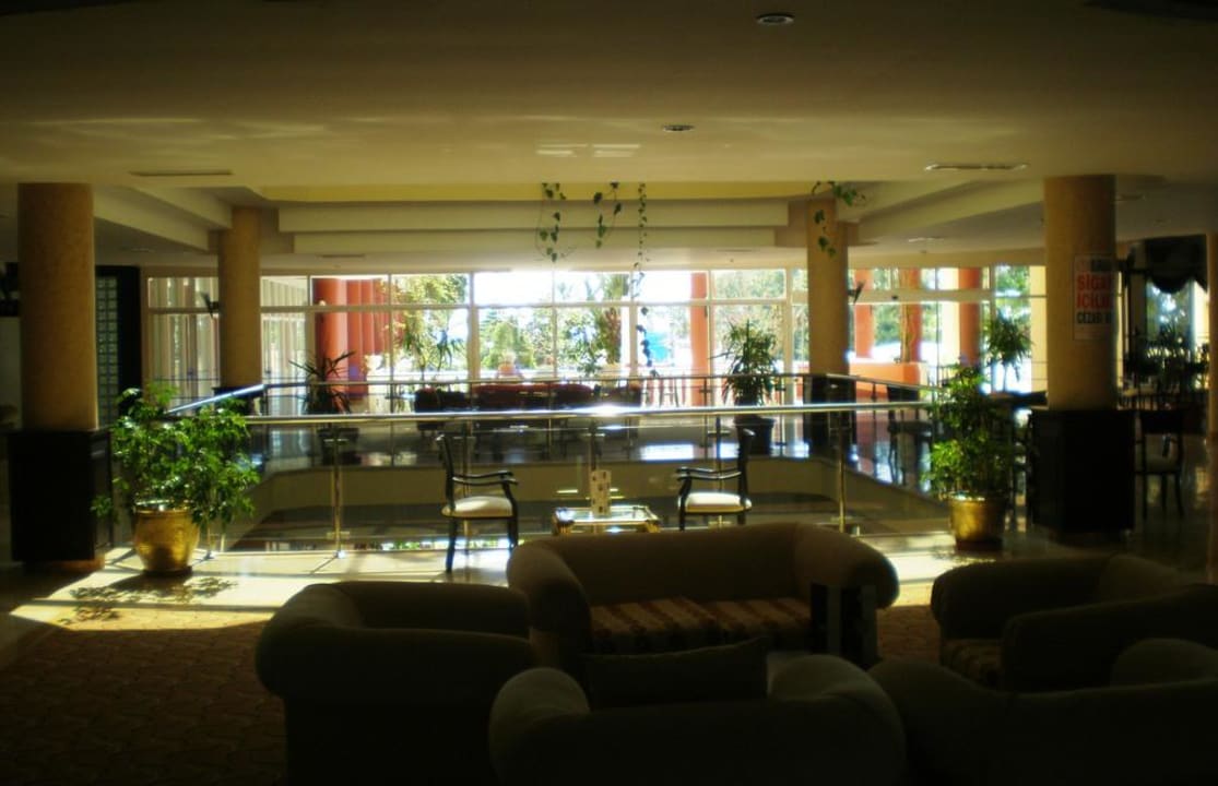 Lobby hotelu Holiday Park Resort