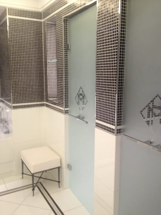 Tolles großes Bad Grand Hyatt Cannes Hotel Martinez