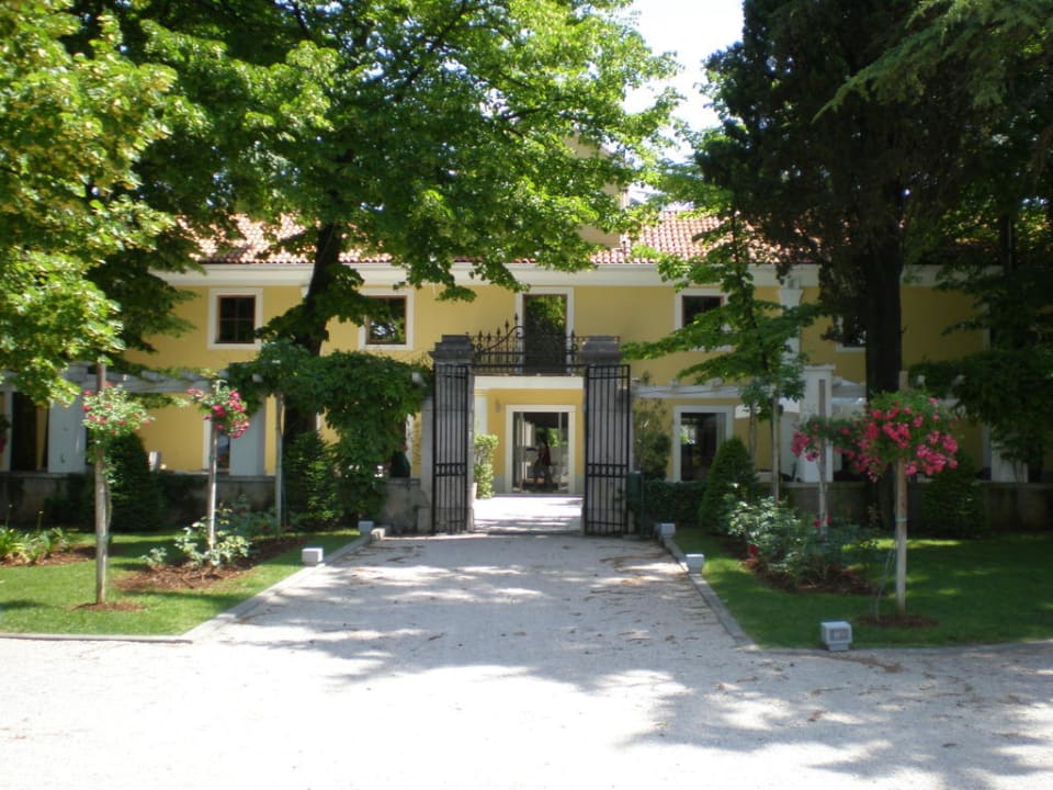 Rezeption im Mitteltrakt Falkensteiner Hotel Adriana