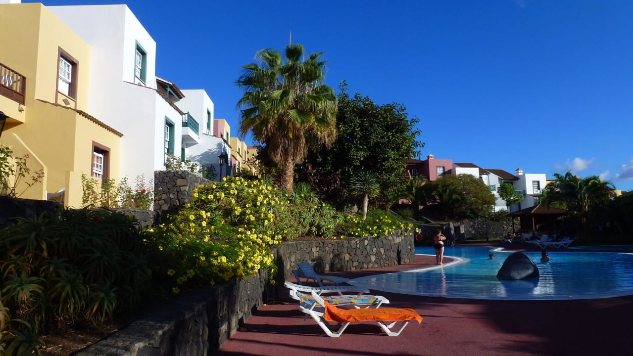Schöner Pool Apartamentos Oasis San Antonio