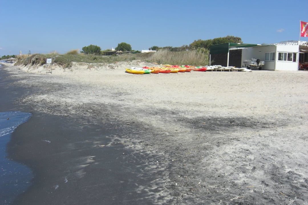 Strand beim Wassersportcenter Atlantica Marmari Palace