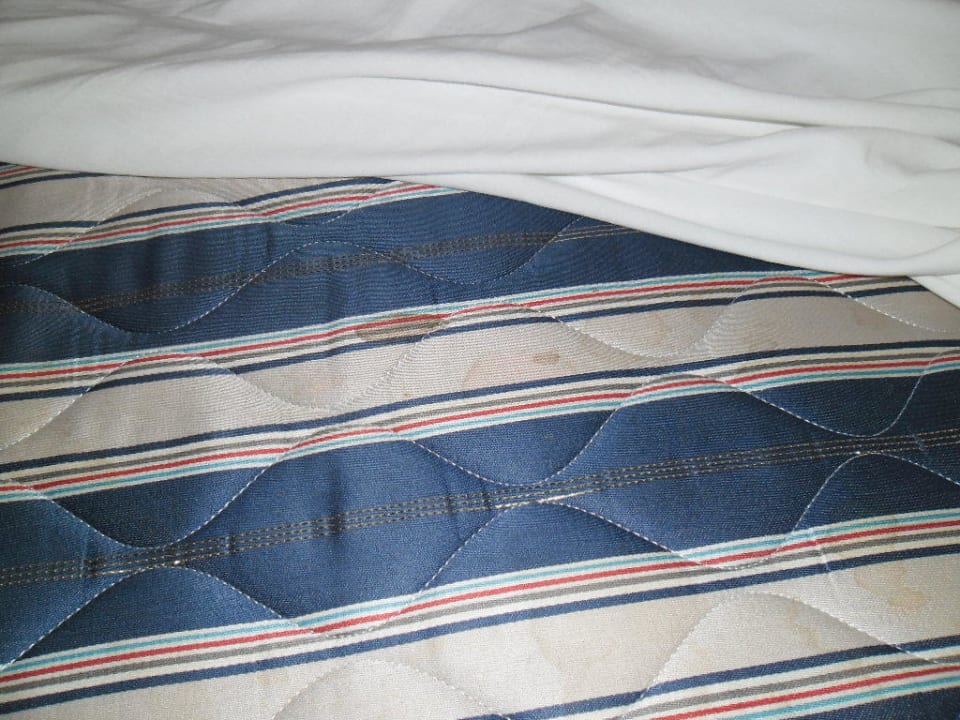 Bett mit Flecken Maya Caribe Beach House by Faranda Hotels