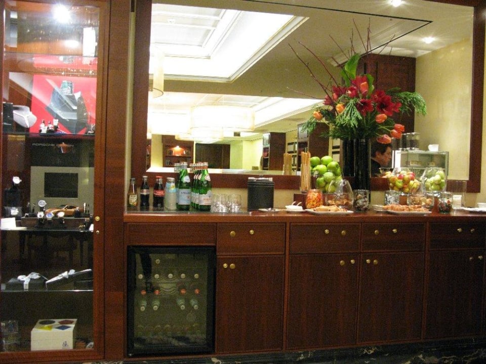 Refreshmentcenter in Wohnzimmerlounge Breidenbacher Hof