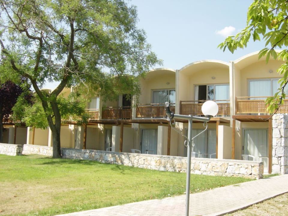 Bungalowreihe Olympian Bay Grand Resort