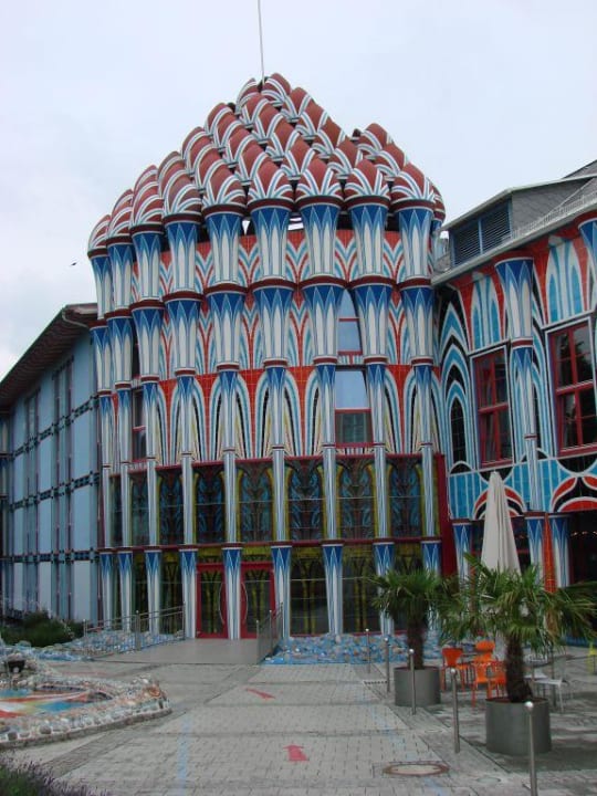 Der Eingang zum Palast Kunsthotel Fuchspalast