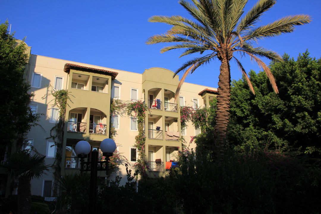 Zu den Zimmern Hotel Gardenia Beach