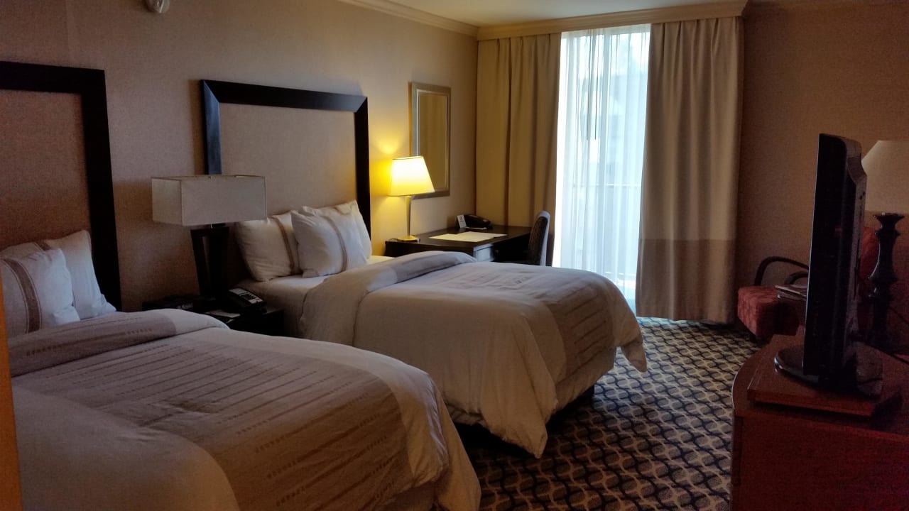 The Room Hotel AKA Washington Circle