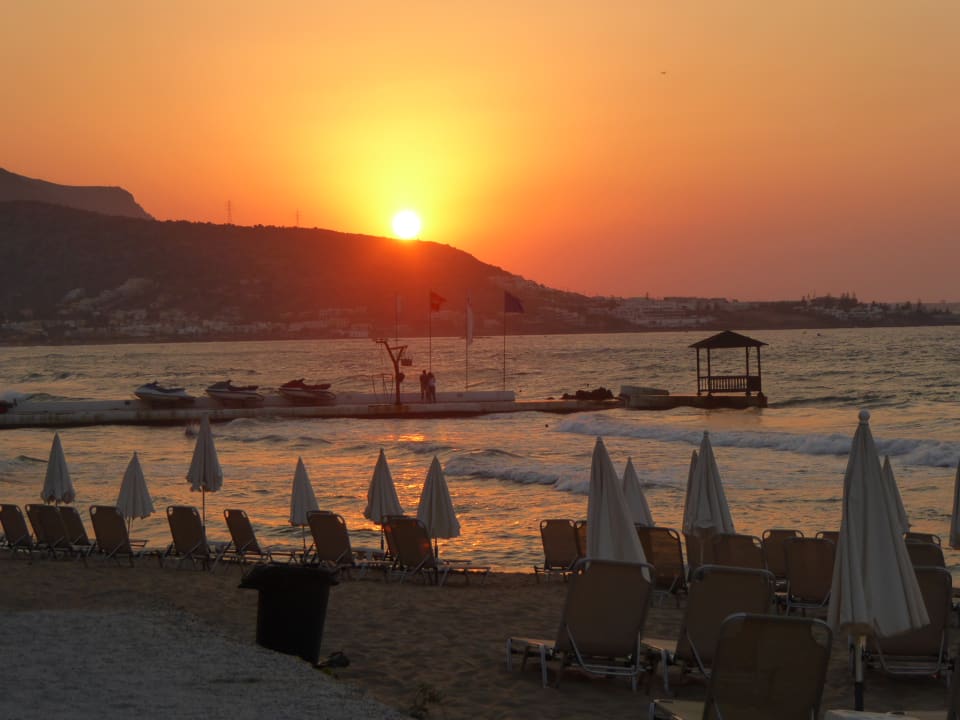 Strand Alexander Beach Hotel & Village Resort