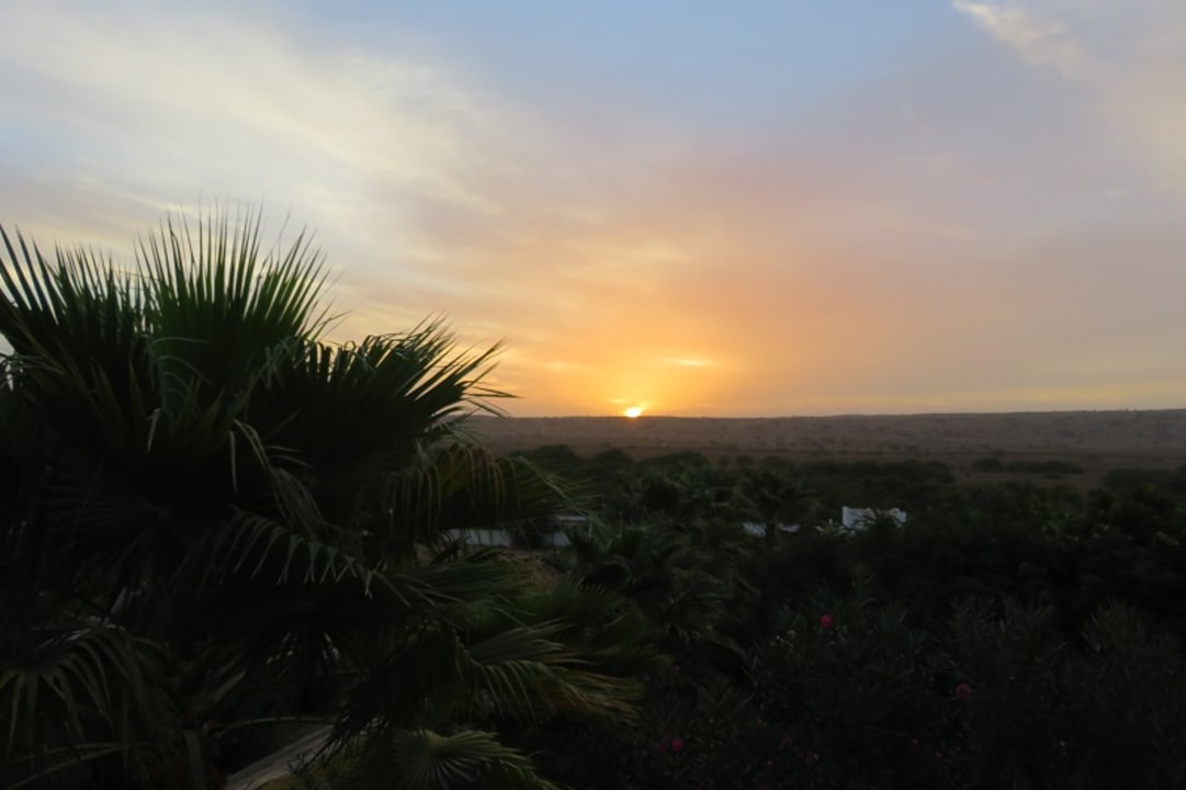 Schöner Sonnenaufgang kurz nach 7Uhr. VOI Praia De Chaves Resort