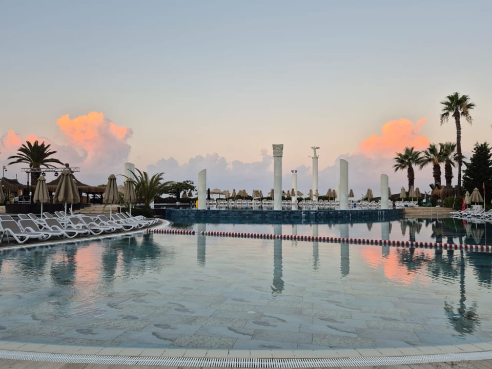 Pool Starlight Resort Hotel