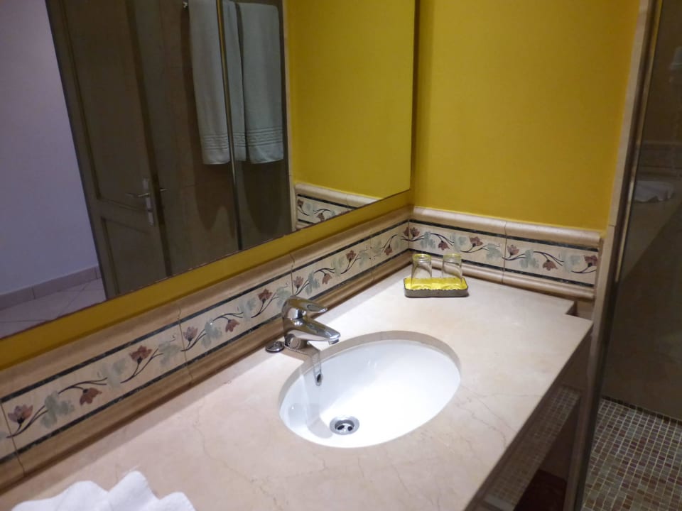 Bad,genügend Ablagefläche allsun App.-Hotel Albatros