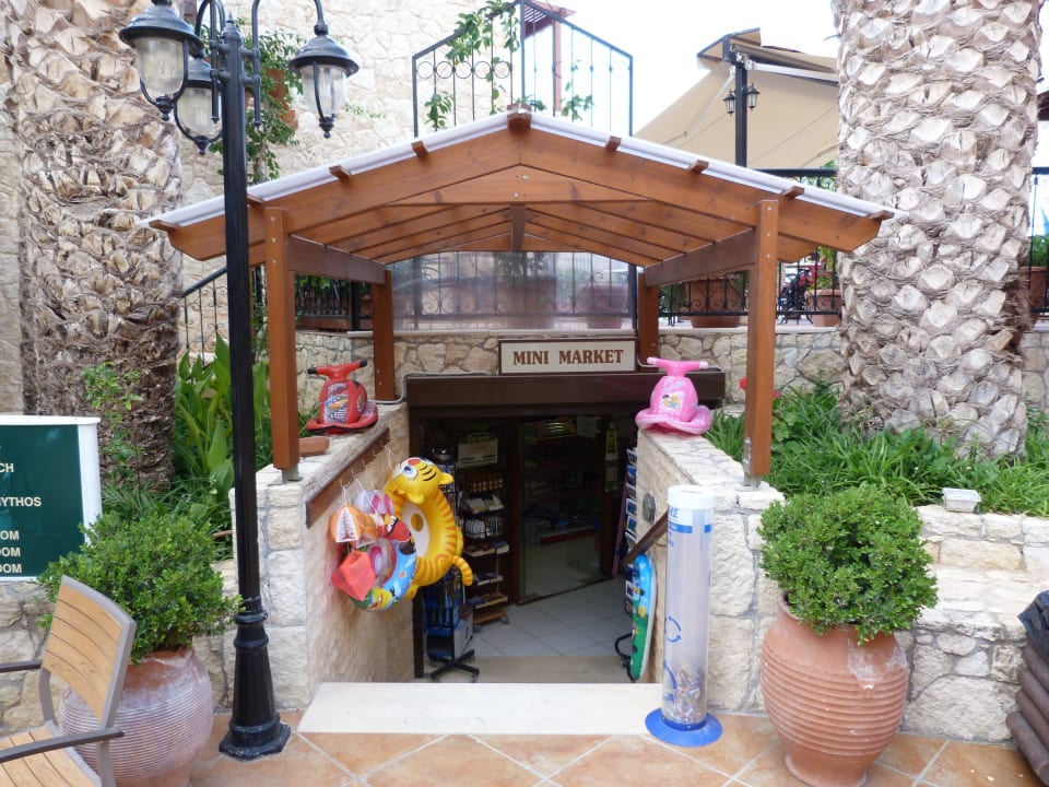 Mini-Market  Cactus Beach