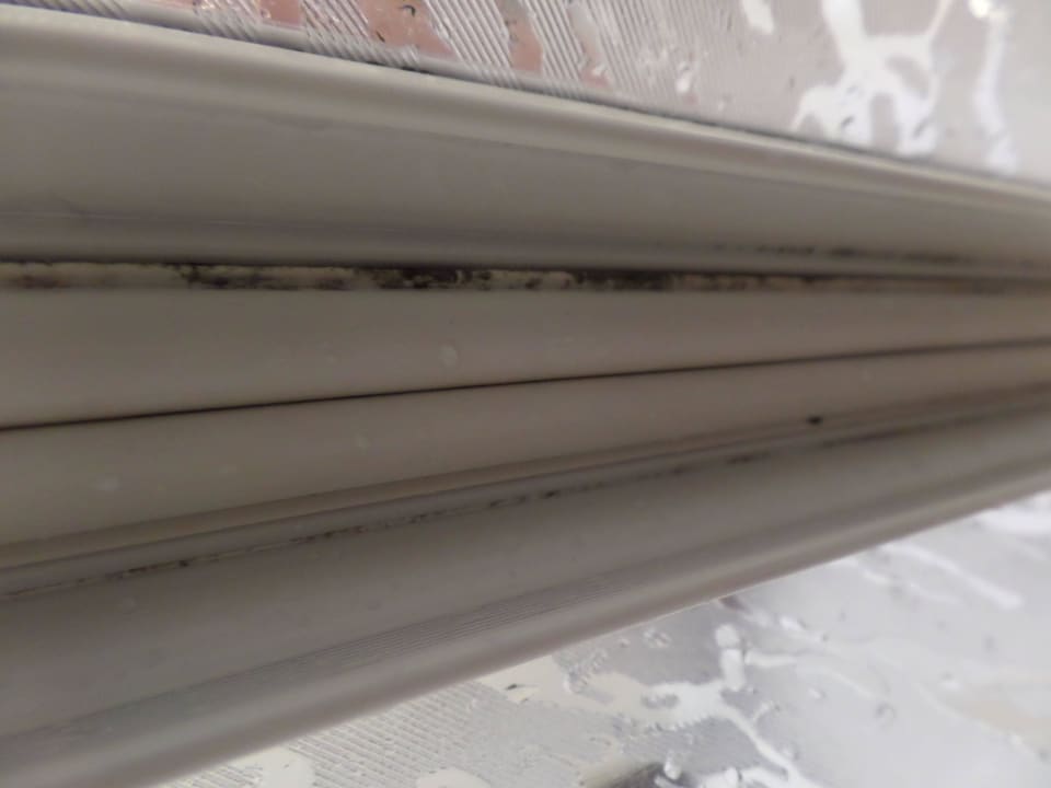 Schimmel in Dusche! Hotel Oliveto