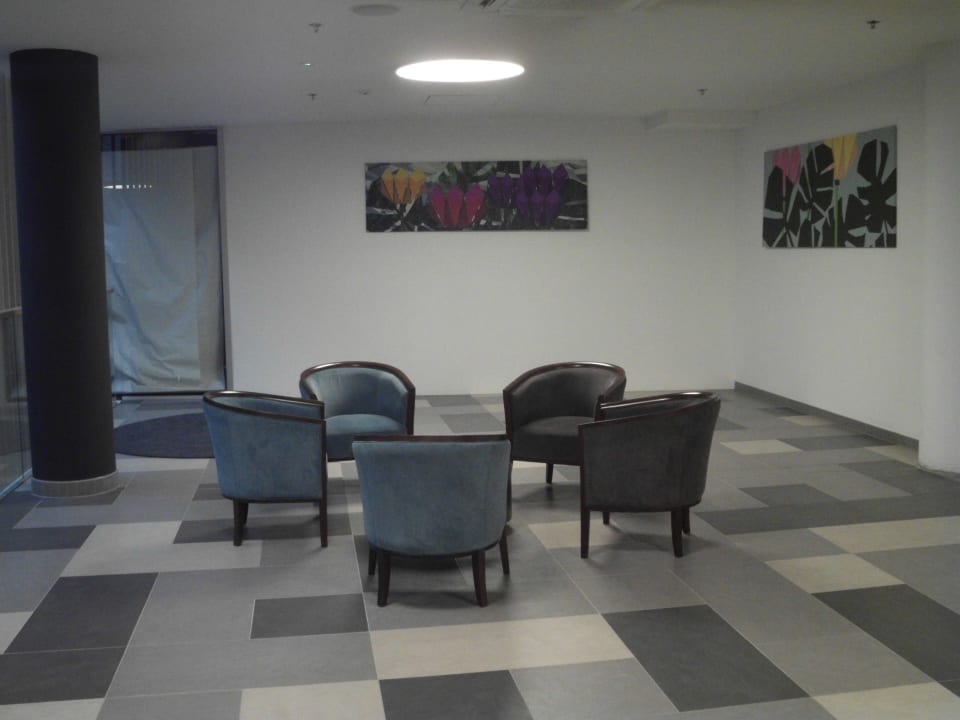 Lobby Hotel Academia