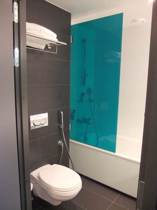 Bad, Zimmer 401 Hotel Scandic Tampere Station