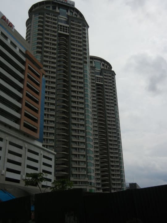 Blick auf die beiden Hotel-Tower JC Kevin Sathorn Bangkok Hotel