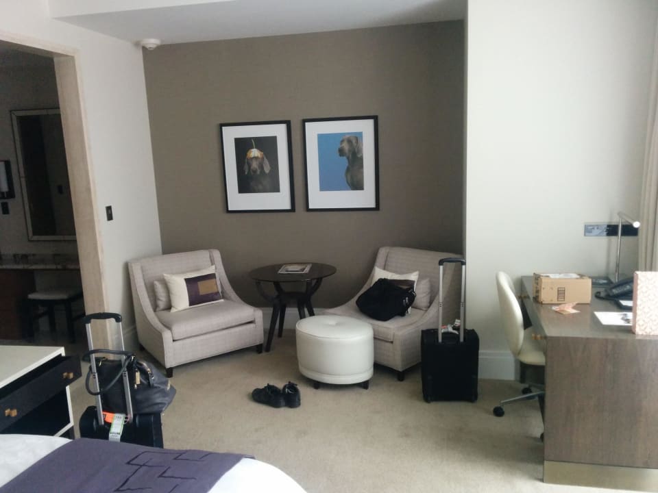 Desk and Workspace Hotel The Langham Chicago