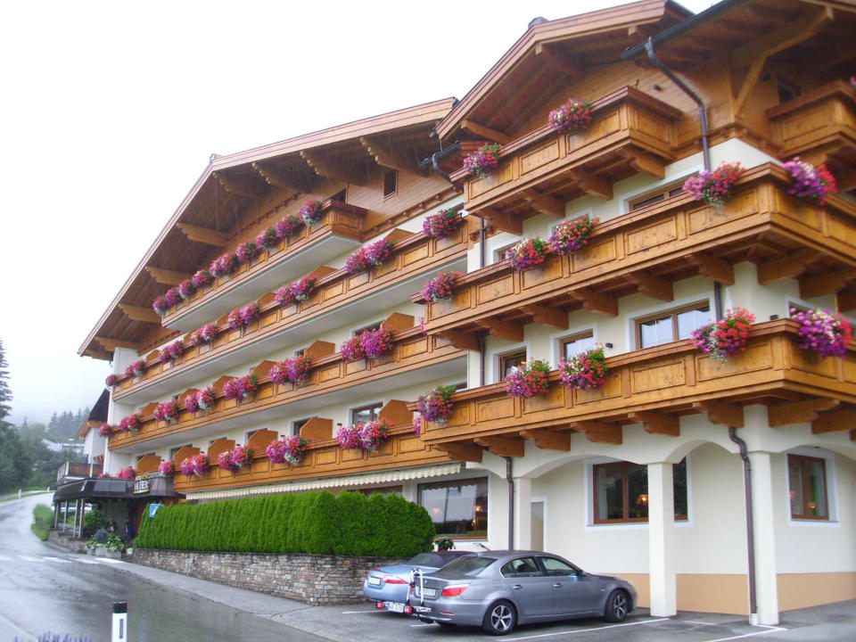 Das Hotel Huber von vorn Huber Hochland