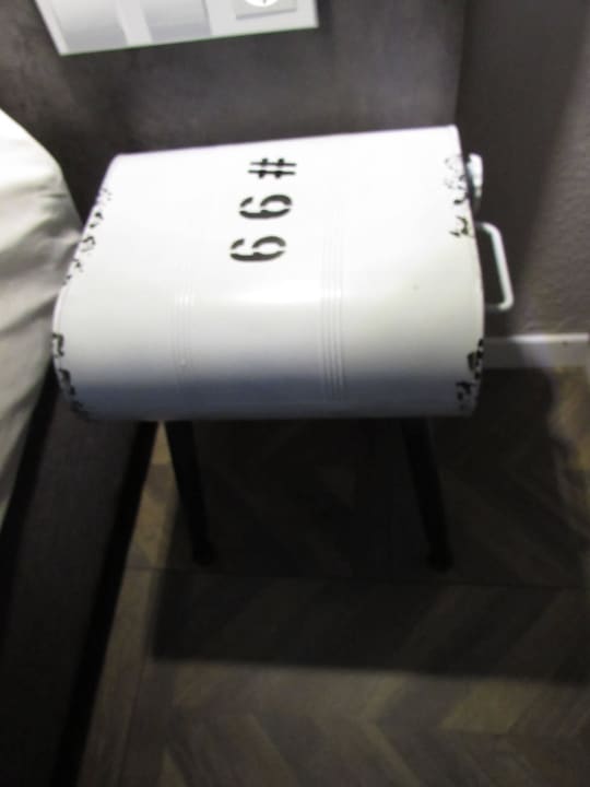 Nachtkasten Arthotel ANA Neotel