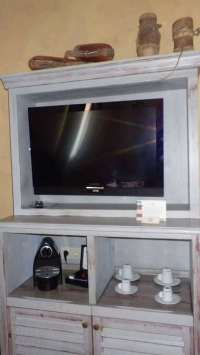 Bar und Fernseher, Nespressomaschine Hotel Bell Rock Europa-Park