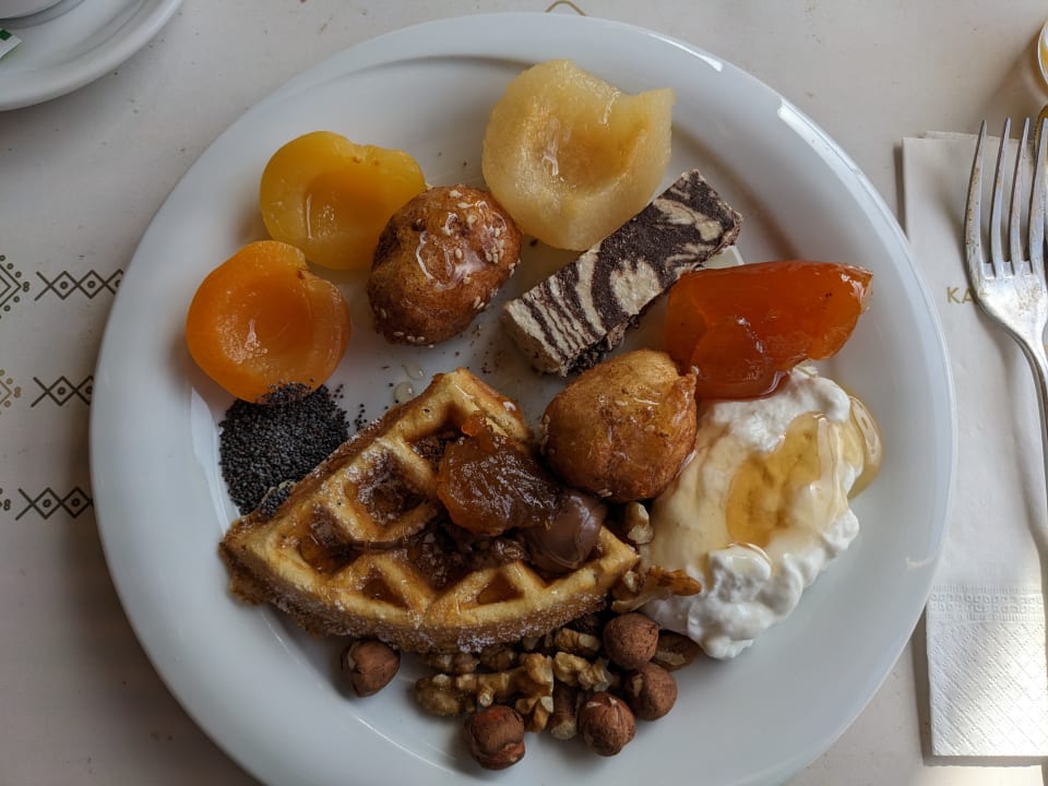 Gastro Hotel Kakkos Bay