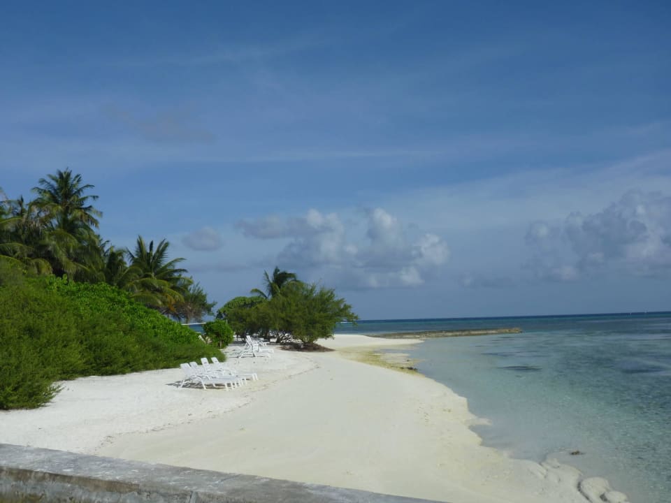 Strand in der Nähe der Wasserbungis Adaaran Select Hudhuran Fushi - Premium All Inclusive
