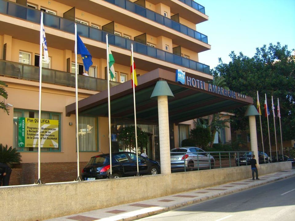Eingang von Straßenseite Hotel MS Amaragua