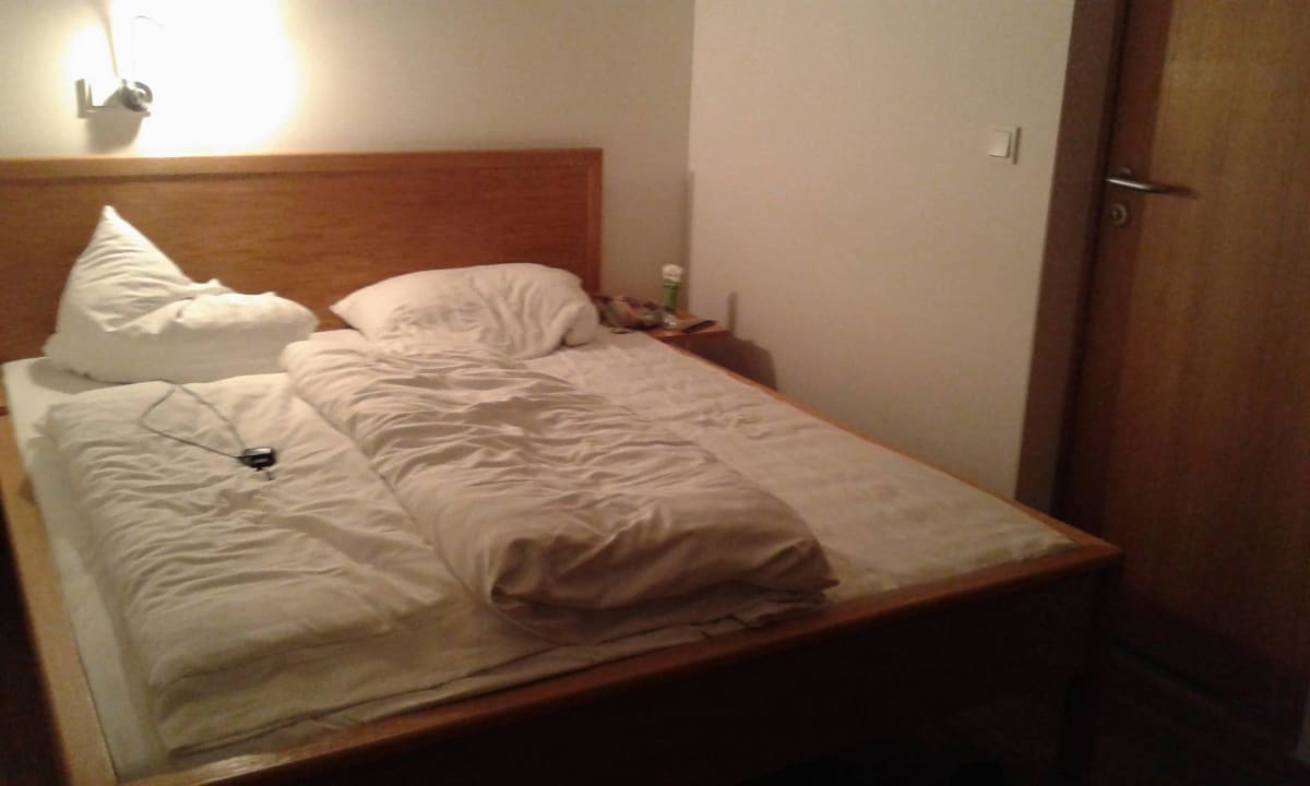 Doppelbett Stadt-gut-Hotel Fronveste - Das Alte Knasthaus