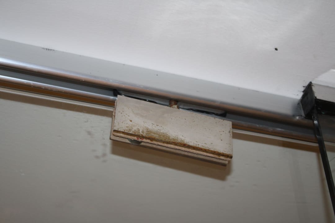 Erste Mängel im Bad EKHO Surf