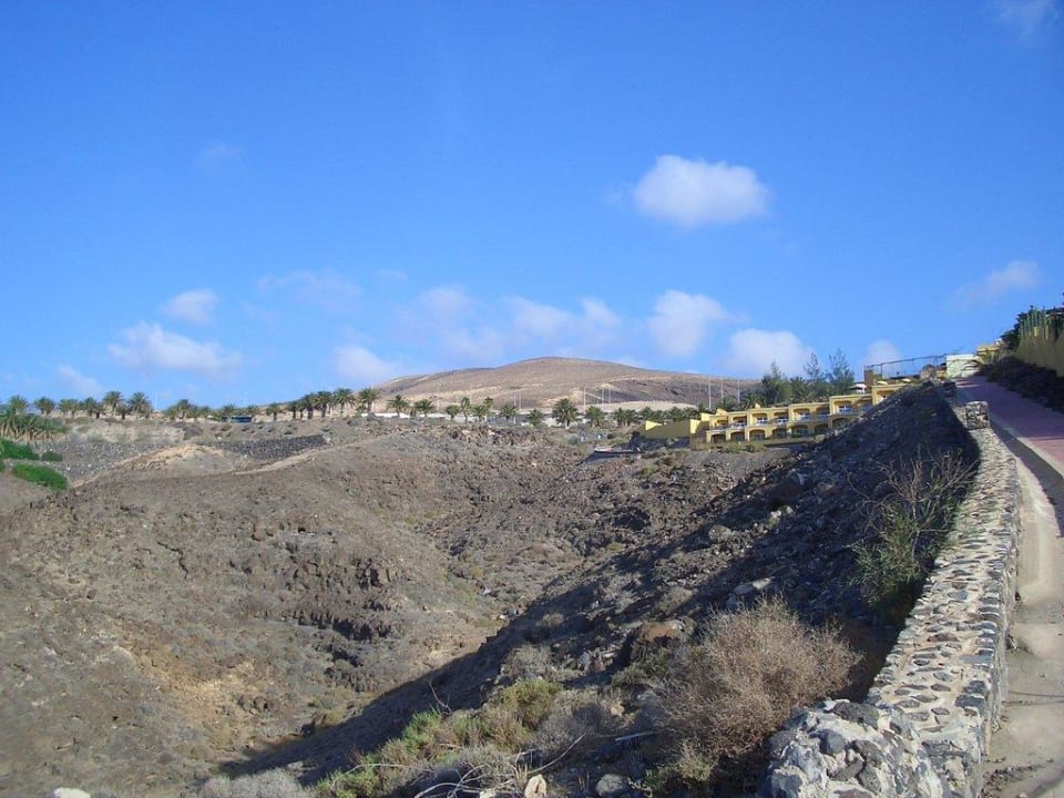 Weg vom Strand zum Hotel AluaVillage Fuerteventura