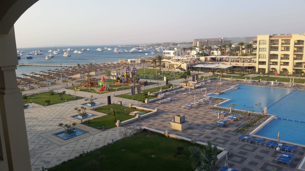 Zimmerausblick bei Tag Pickalbatros White Beach Resort - Hurghada