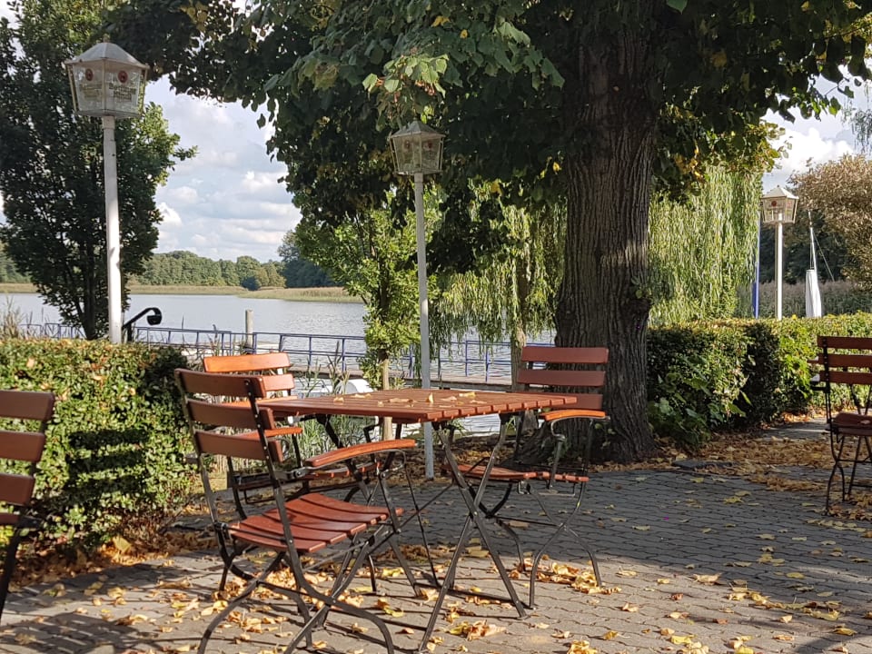 Biergarten Seehotel Karlslust