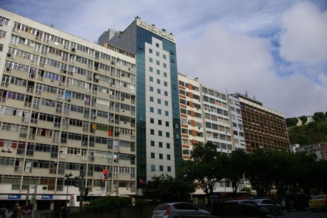 Ansicht von der Hauptstraße vor dem Hotel Windsor Plaza Copacabana