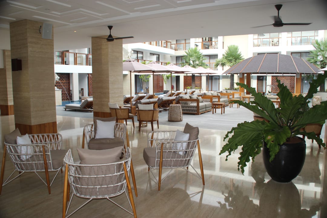 Lobby The Bandha Hotel & Suites