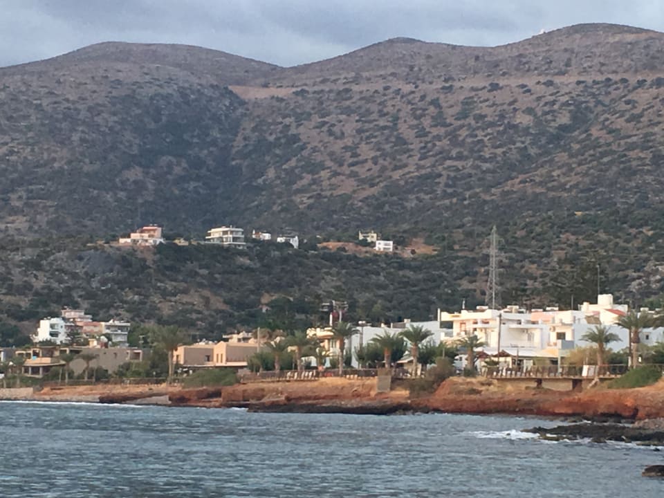 Strand Nami Hotel & Suites